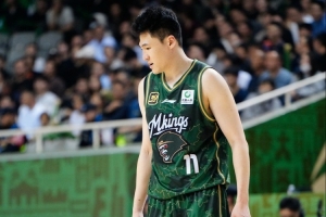 华体会官网-赵柏清：伤病回来后一个完整的赛季 还不够好 每天都需要学习