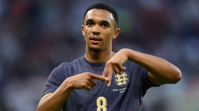 华体会hth-三狮后腰谁搭赖斯？索斯盖特和网友都想选阿诺德！